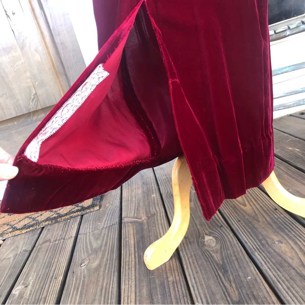 Vintage Edwardian Cranberry Velvet gown - Picture 11 of 14